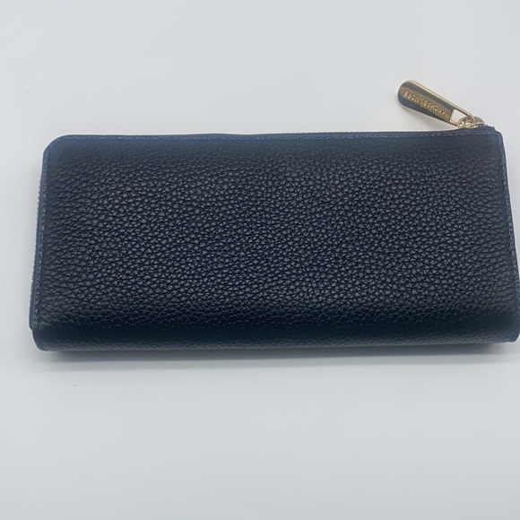 Michael Kors - Pebbled Black Leather Large Zip Around Wallet With Gold Accents - Picture 7 of 12
